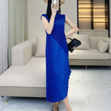 Irregular pleated dress for women, elegant and spliced pleated sleeveless dress