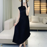 Irregular pleated dress for women, elegant and spliced pleated sleeveless dress