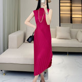 Irregular pleated dress for women, elegant and spliced pleated sleeveless dress